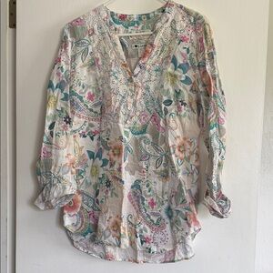 Malvin Anthropologie linen Tunic with Multicolor Floral Paisley Print